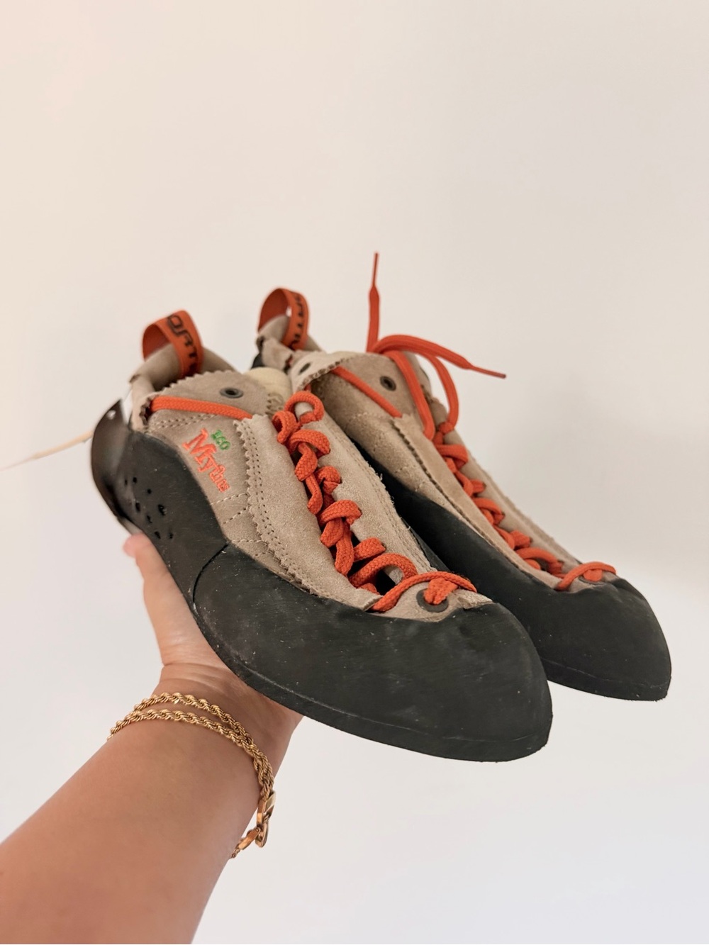 NIB La Sportiva Eco Mythos Tan Suede Climbing Shoes Sneakers Orange M 9 42 Italy